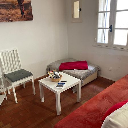 Studio Cosy Dans Le Centre-Ville Historique LʼIsle-sur-la-Sorgue المظهر الخارجي الصورة