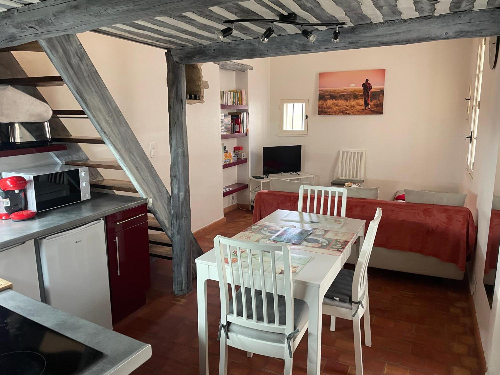 Studio Cosy Dans Le Centre-Ville Historique LʼIsle-sur-la-Sorgue المظهر الخارجي الصورة