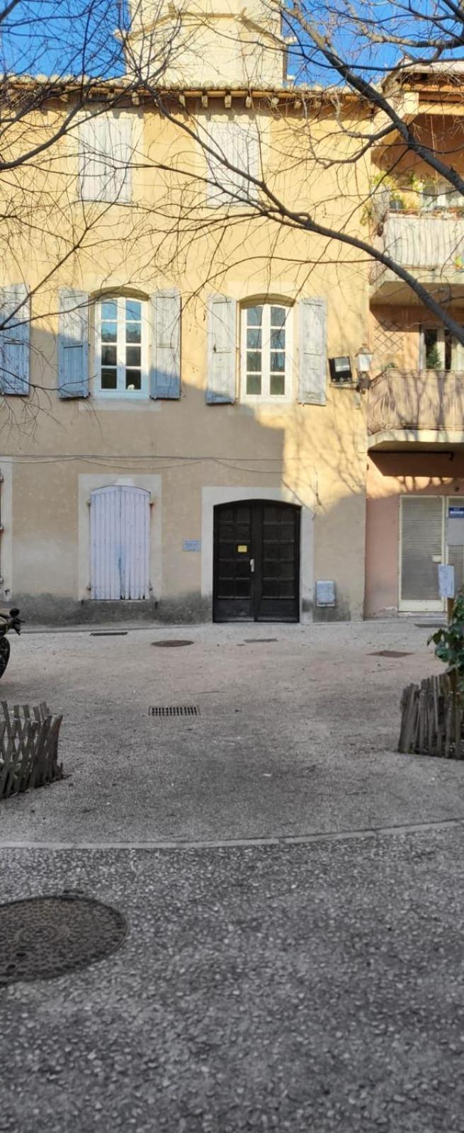 Studio Cosy Dans Le Centre-Ville Historique LʼIsle-sur-la-Sorgue المظهر الخارجي الصورة
